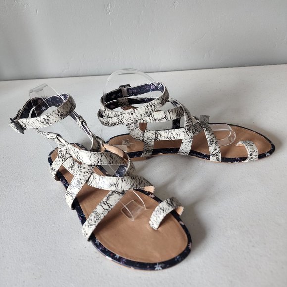 Cabi Sandals "NEW" - Picture 8 of 15